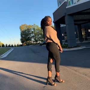 Meet your Posher, Monique